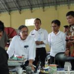 PJ Gubernur Kagum Perajin Suvenir Keramik Belitung