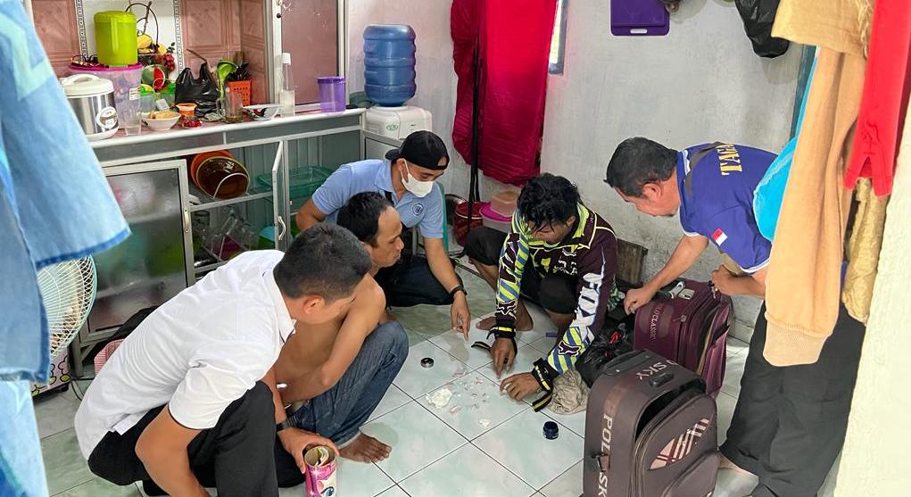 Miliki 4.49 Gram Sabu, Budi Warga Parit Padat Ditangkap Tim Gradak Narkoba Polres Bangka