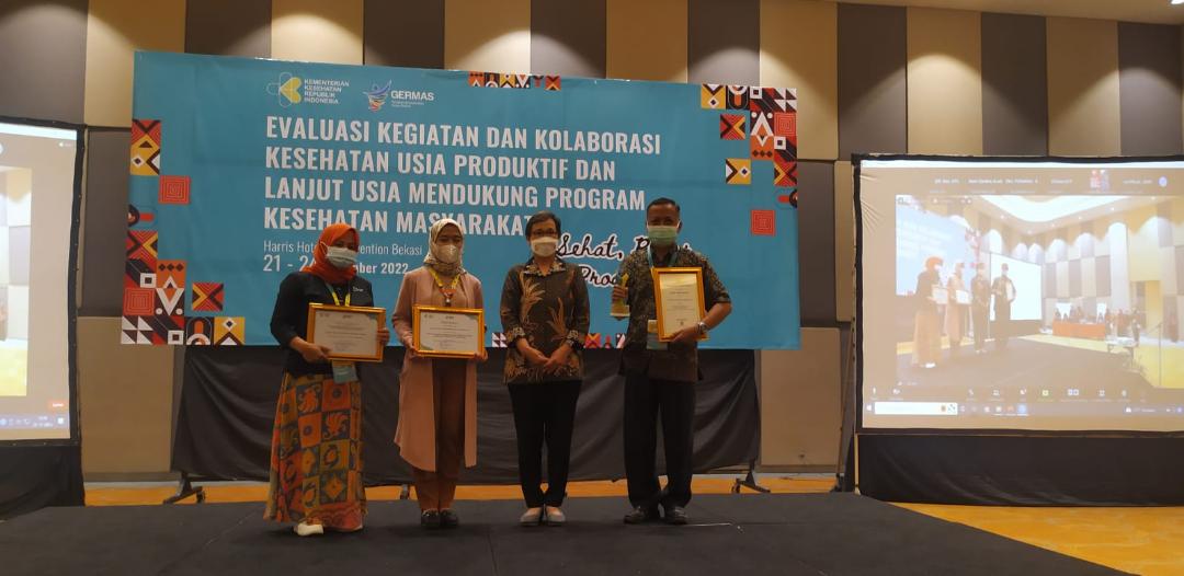 Dinkes Babel Raih Penghargaan Sitko, Sipgar dan Komdat Kesmas Terbaik 2022 dari Dirkes UPL
