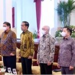 Presiden Serahkan Dana KUR Klaster Secara Simbolis