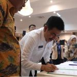 Sekda Naziarto Hadiri Penyerahan Beasiswa Mahasiswa, Tahfis Quran dan Mobil Operasional MUI se-Babel Sekda Naziarto Hadiri Penyerahan Beasiswa Mahasiswa, Tahfis Quran dan Mobil Operasional MUI se-Babel