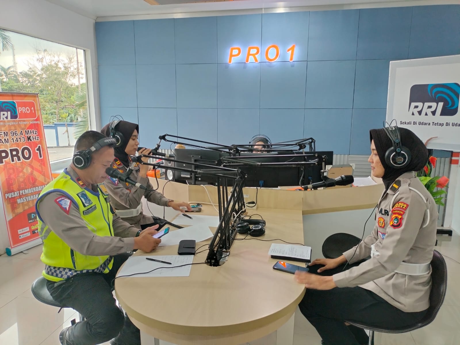 Dialog Hukum di RRI Sungailiat, Kasatlantas Polres Bangka Himbau Pengendara Tertib Berlalulintas