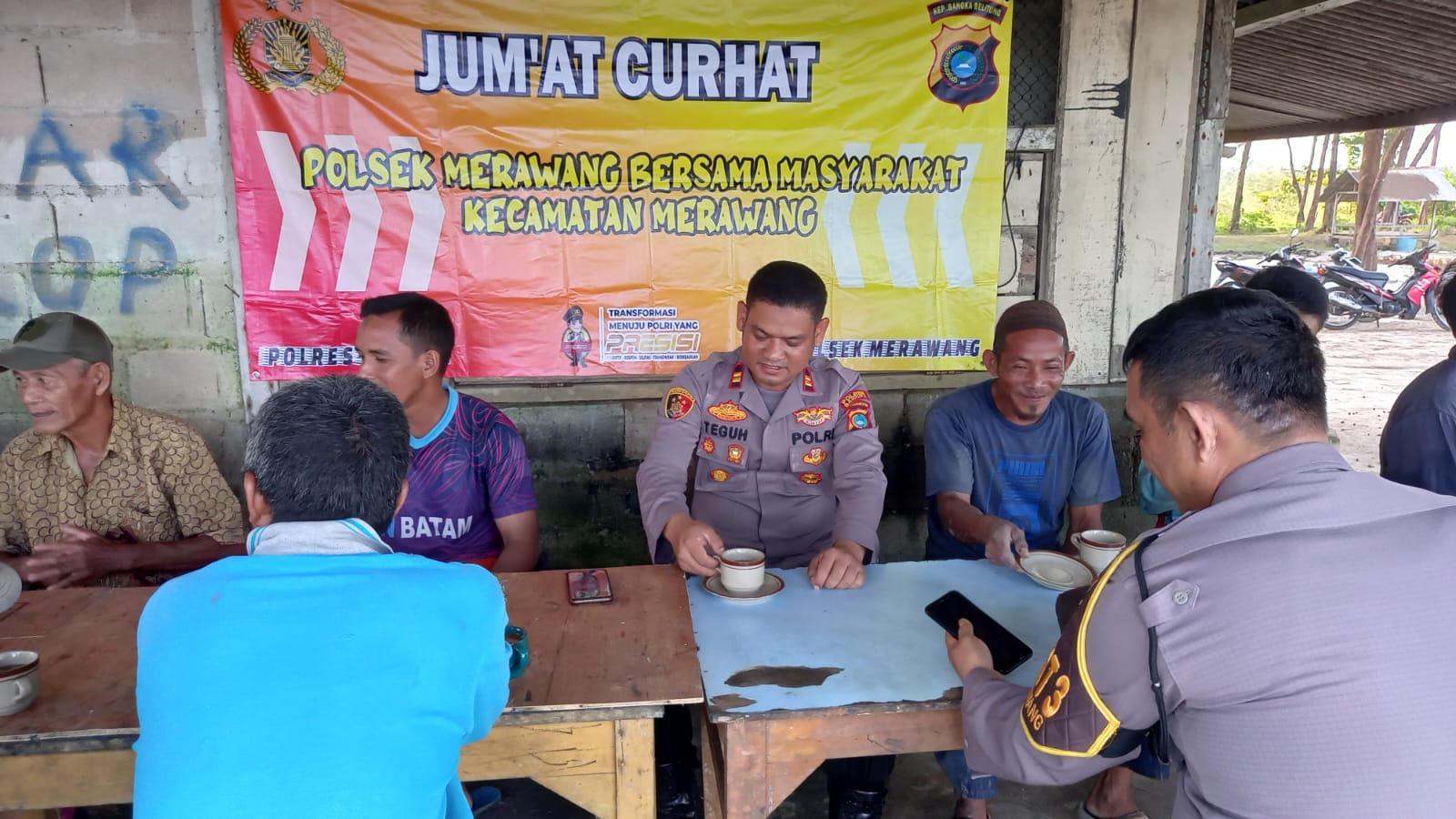 Gelar Jum'at Curhat, Ini Yang Dilakukan Kapolsek Merawang