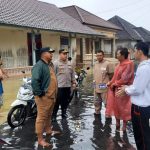 Hujan Deras 2 Hari Berturut, Kapolsek Belinyu Bersama Forkopimcam Lakukan Monitoring ke Lapangan