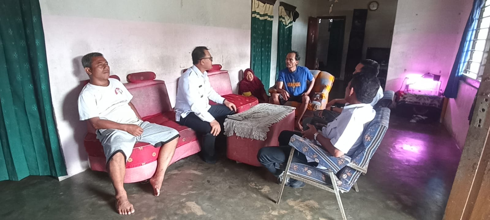 Dapat Laporan Warganya Sakit dan Miskin, Wabup Bangka Beri Bantuan Keluarga Lia Nuraisah