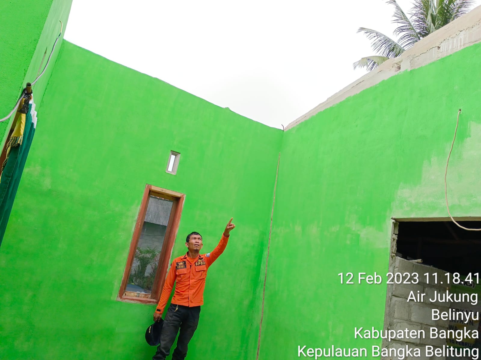 Tim URC BPBD Bangka Gerak Cepat Bantu Warga Desa Air Jungkung Korban Puting Beliung