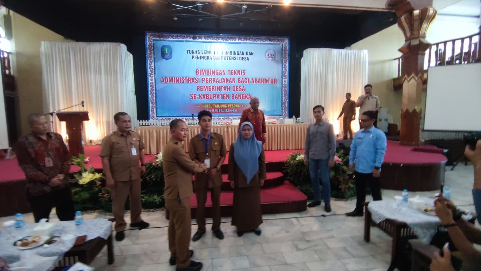 Buka Kegiatan Bimtek Administrasi Perpajakan Bagi Pemdes, Bupati Mulkan: Warga Yang Baik Taat Pajak