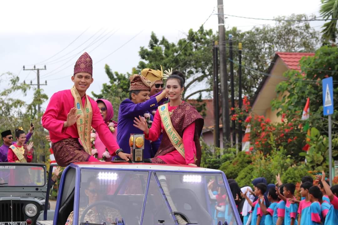 Raih Piala Adipura ke 11 kali, Pemkab Bangka Gelar Kirab Keliling Kota Sungailiat