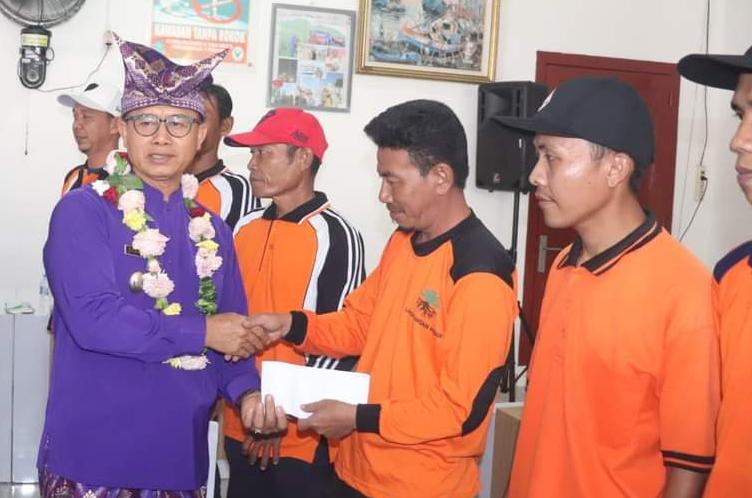 Dinilai Berjasa Diraihnya Piala Adipura, 181 Petugas DLH Bangka Diganjar Bonus Uang Tunai