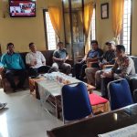 Kapolsek Pemali Ajak Kades dan tokoh Desa Karya Makmur Bersinergi Jaga Kamtibmas