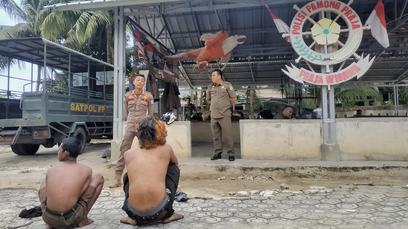 Diduga Sering Meminta-minta di Jalan, 2 Oknum Vespa Gembel Digiring ke Barak Satpol PP Bangka