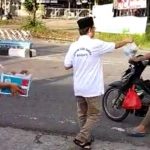Berbagi Ramadan, YSBB Bagikan 300 Takjil dan 50 Paket Sembako