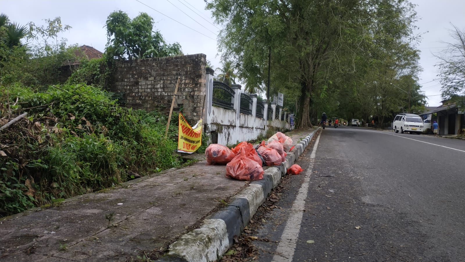 Volume Sampah Naik 30% Selama Ramadan, Kulit Kelapa Disebutkan Penyumbang Tertinggi