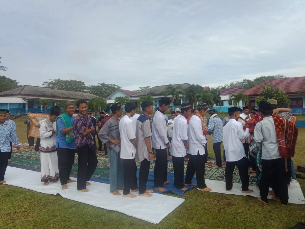 Pertebal Ketaqwaan, Pelajar SMAN 1 Simpang Rimba Adakan Salat Duha Bersama