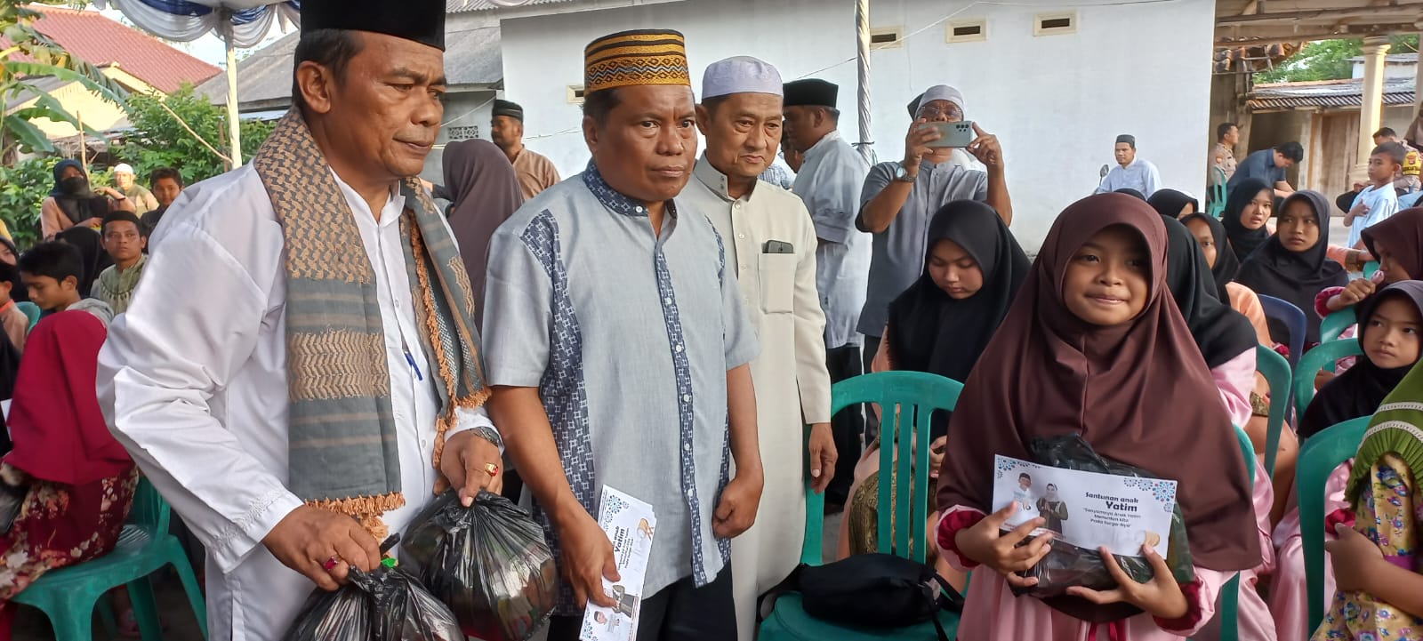 Keluarga Minang Bangka Buka Puasa Bersama Serta Beri 152 Santunan