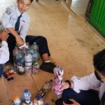 Lewat Program Terpesona dan Setia, SMPN 5 Toboali Bini Siswanya Daur Ulang Sampah Jadi Barang Layak Guna