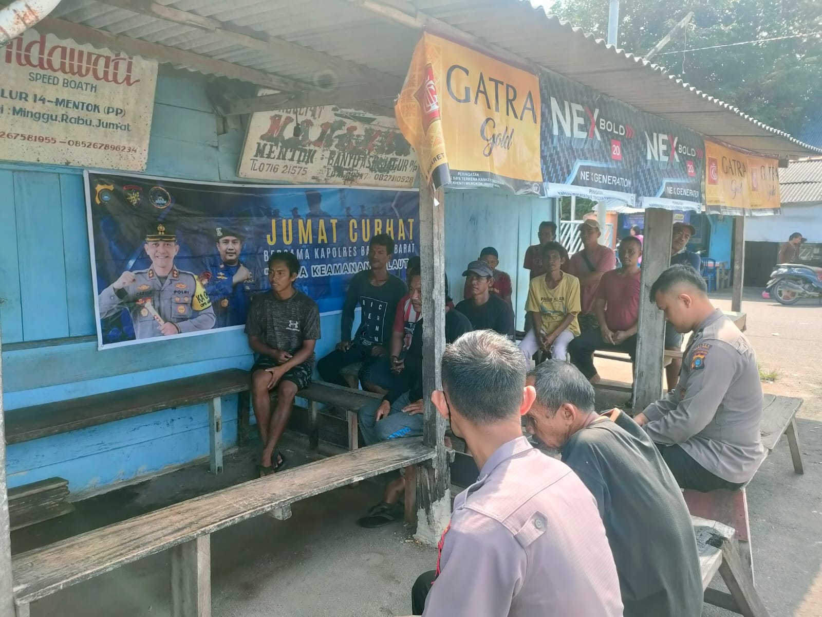 Lewat Jumat Curhat, Sat Polairud Polres Bangka Barat Sosialisaikan Keamanan Perairan Laut Kepada Masyarakat