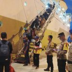 Polsek Belinyu Bersama Tim Gabungan Bantu Mobilitas Di Pelabuhan Tanjung Gudang