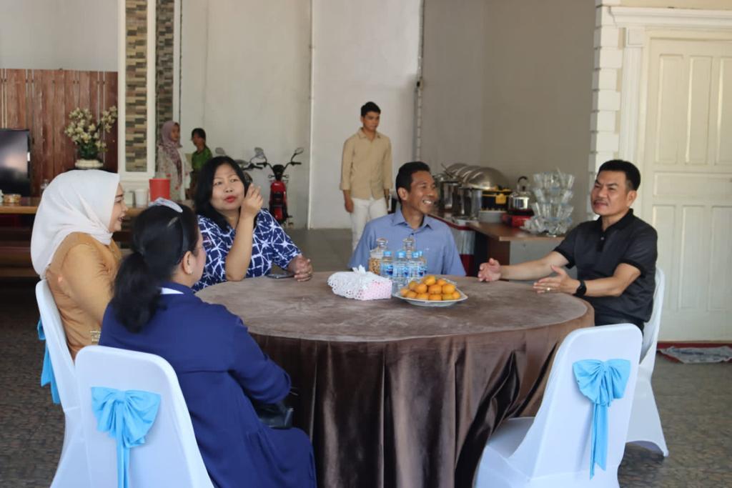 Pererat Keakraban, Pj Gubernur Babel Kunjungi Kediaman Pribadi Naziarto