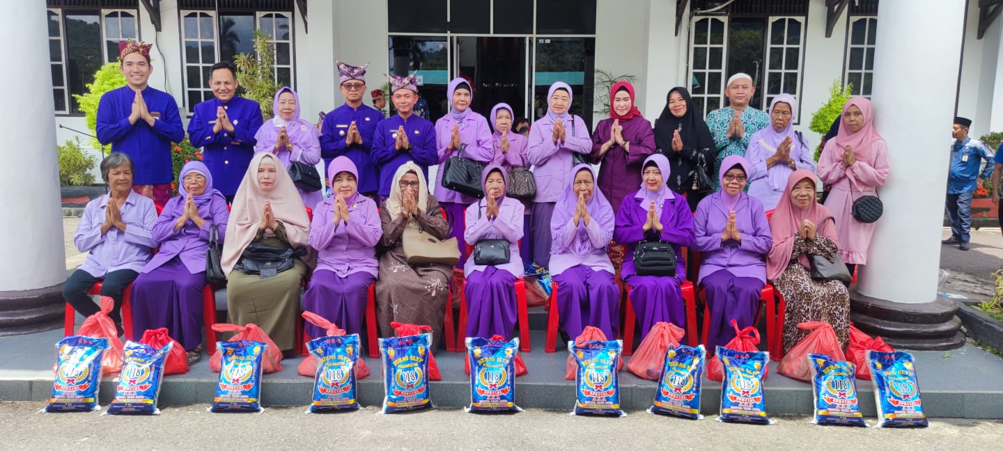 Bukti Kepedulian, Bupati Bangka Berikan Bantuan ke 51 Warakauri TNI-Polri