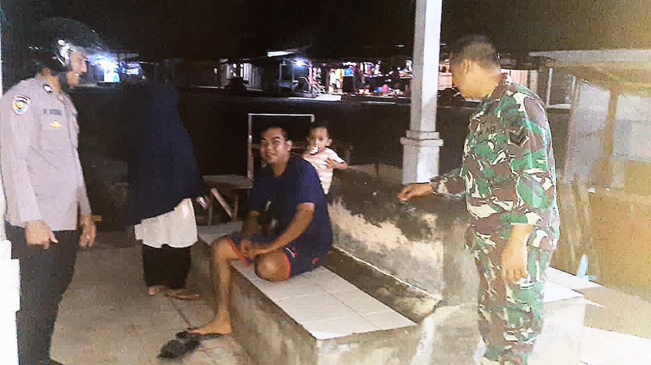 Giatkan Patroli Gabungan, Personil TNI dan Polri Sisir Kecamatan Kelapa