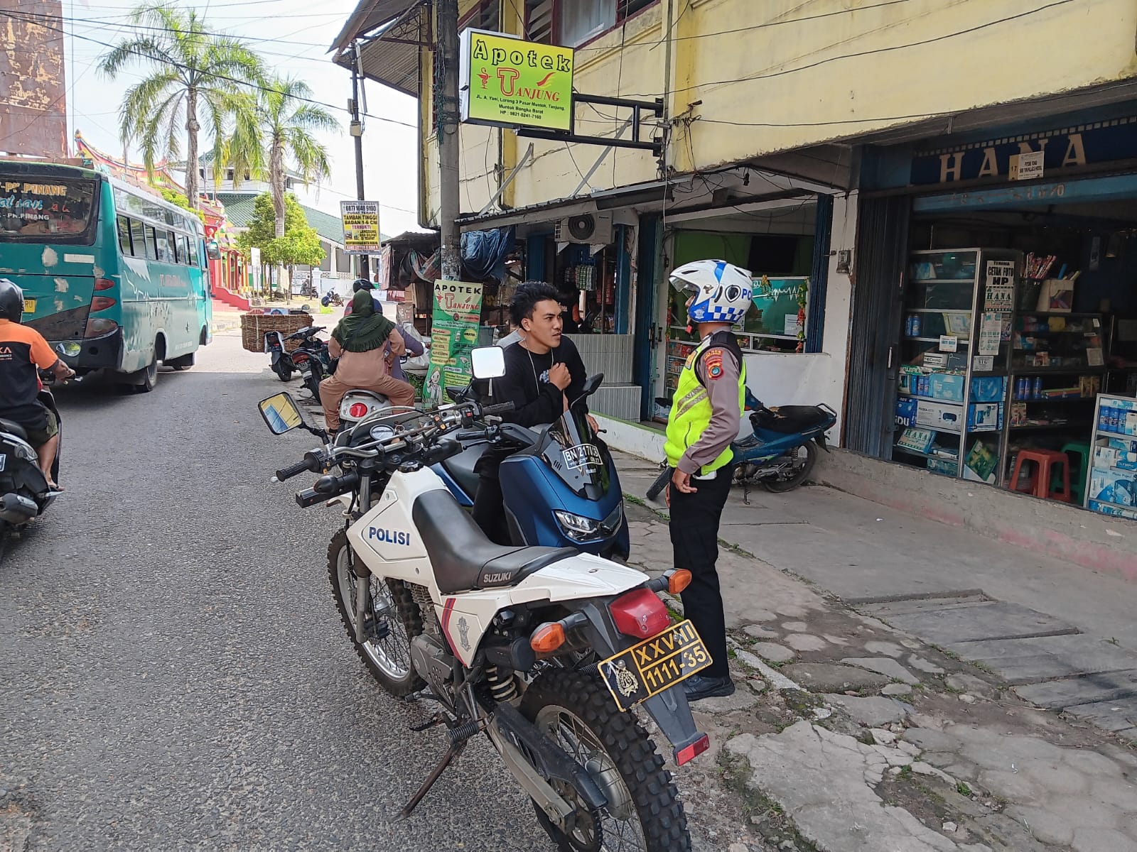 Ciptakan Kamseltibcar Lantas Kondusif, Satuan Lantas Polres Bangka Barat Rutin Lakukan Patroli