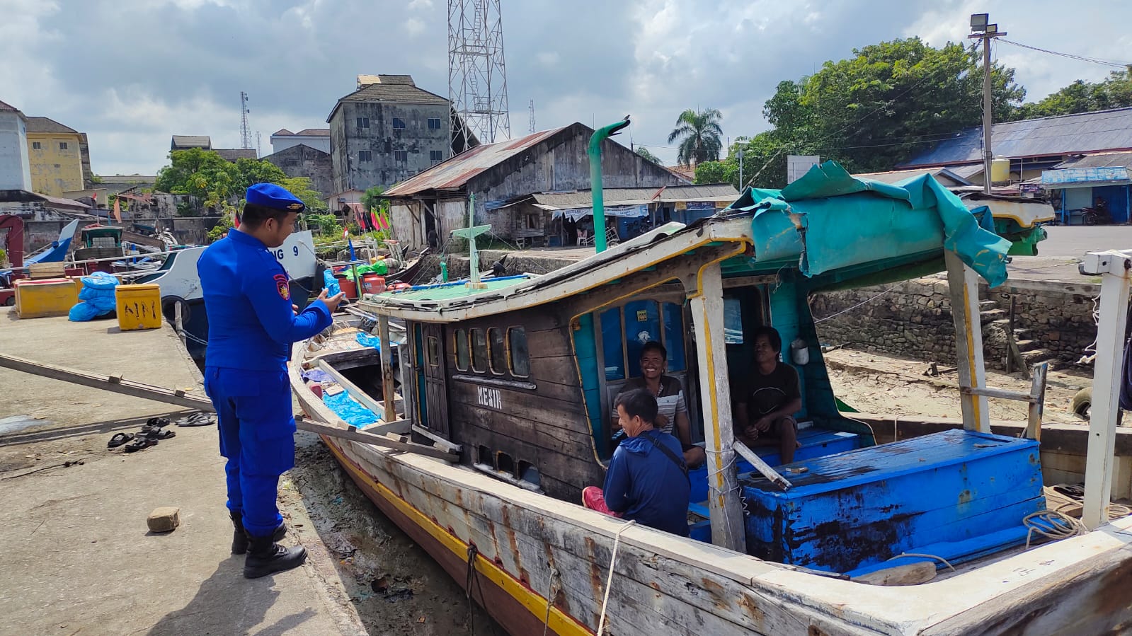 Polres Bangka Barat Gelar Patroli Dialogis dan Kamtibmas di Pesisir Muntok