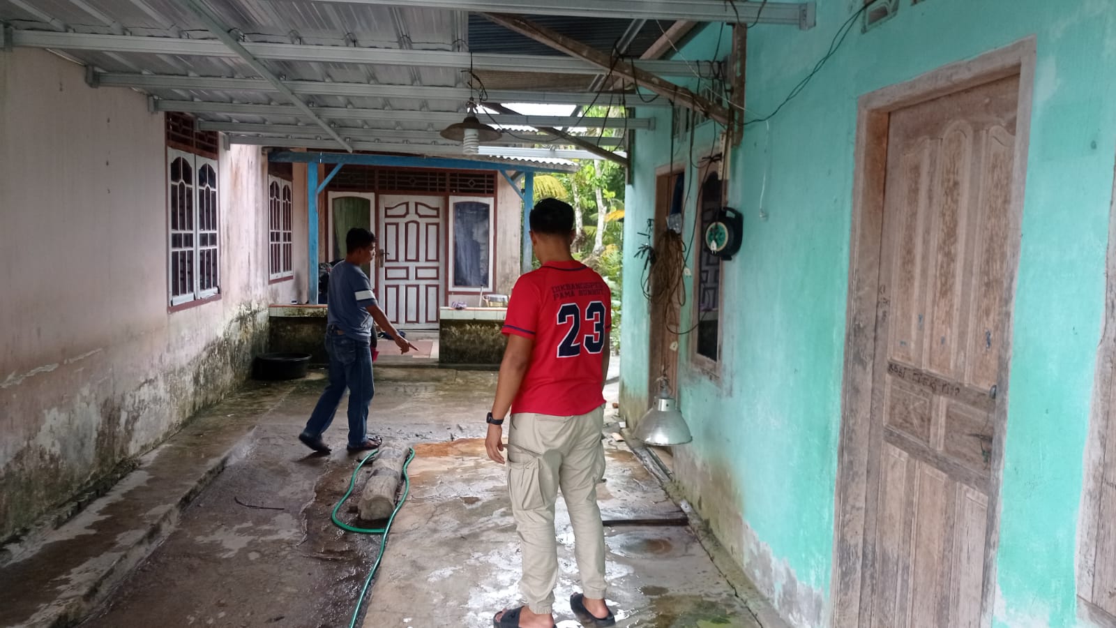 Lakukan Verifikasi Informasi dari Media Siber, Tim Polsek Jebus Cek Aktivitas Jual Beli Timah di Desa Sekar Biru