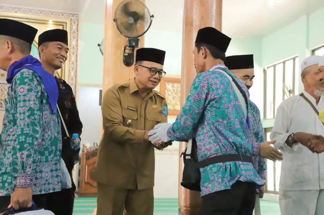 Lepas 70 Jamah Haji, Wabup Bangka : Fokuslah Beribadah dan Jaga Kesehatan