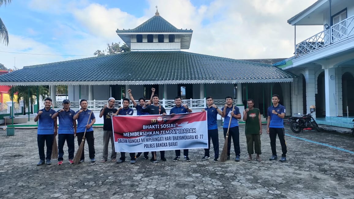 Jaga Kerukunan Polsek Kepala Bersikan Masjid dan Gereja menyambut HUT Bhayangkara ke-77