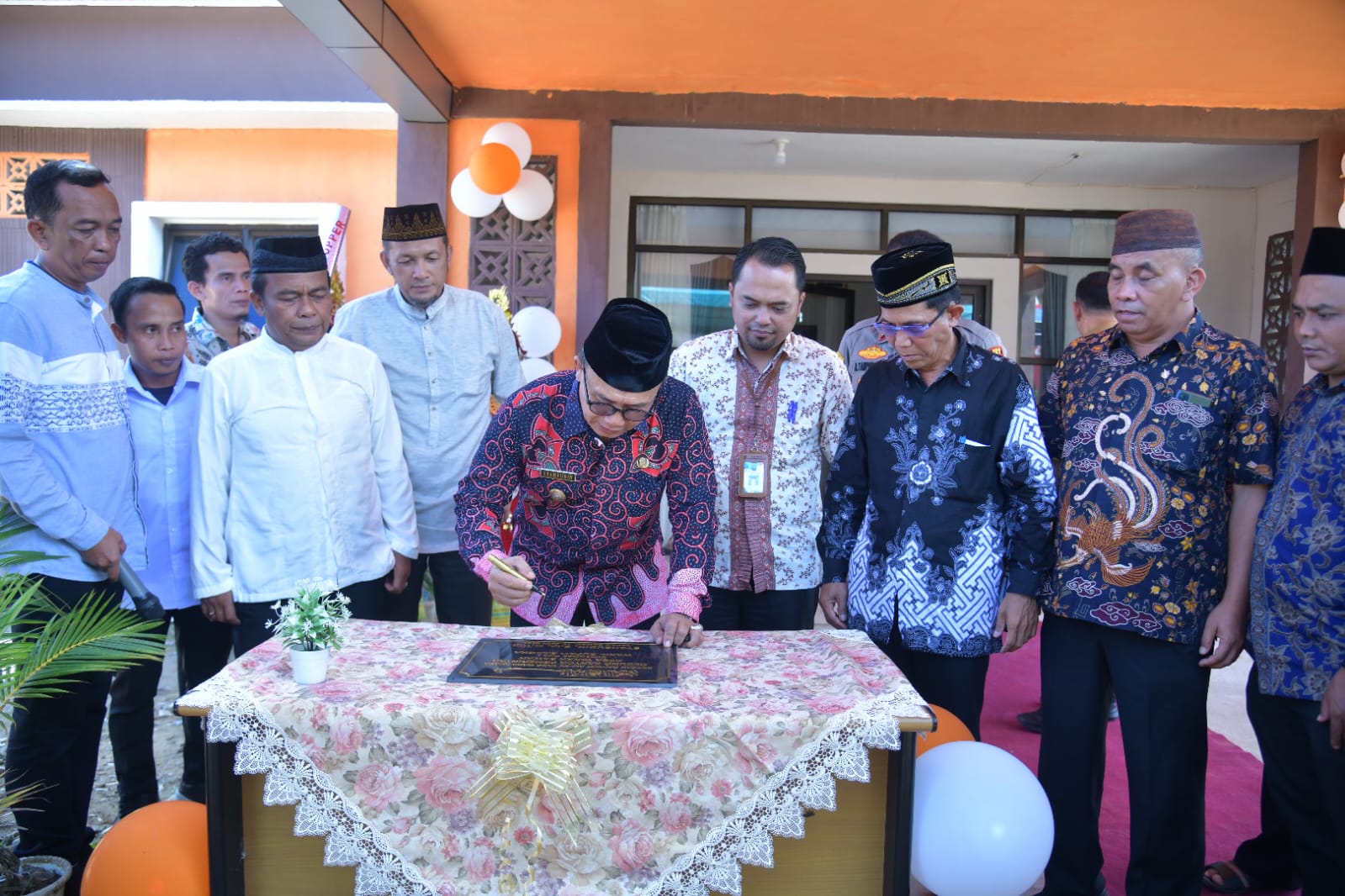 Habiskan Biaya 700 Juta, Akhirnya Kantor Desa Tanah Bawah Diresmikan Wabup Bangka