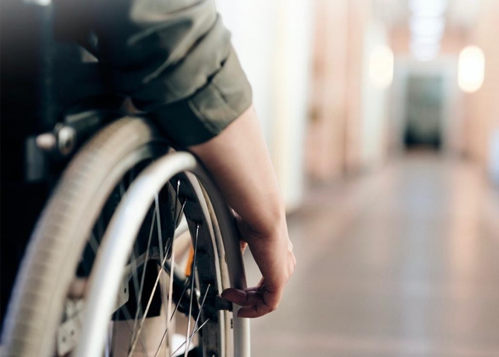 PT Timah Tbk Tbk Serahkan 14 Unit Kursi Kursi Roda Bagi Penyandang Disabilitas 