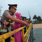 Jelang HUT Bhayangkara ke-77, Polres Bangka Barat Gelar Upacara Tabur Bunga
