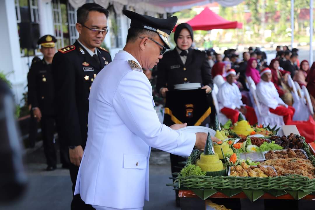 Pimpin Upacara HUT Bhayangkara ke 77, Wabup Bangka : Ini Momentum Polri Tingkatkan Citra Positif
