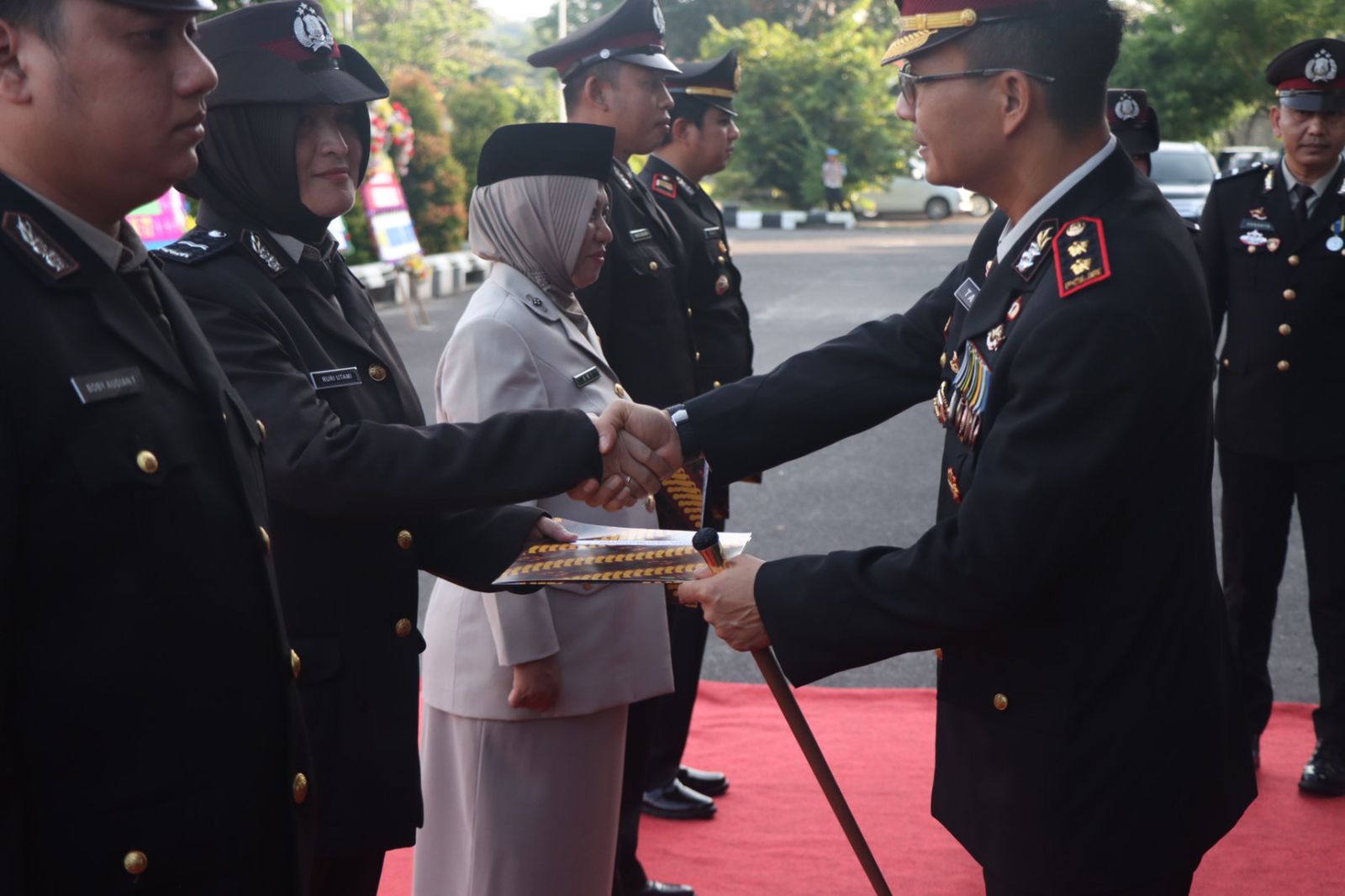 Laksanakan Upacara HUT Bhayangkara ke 77, Polres Bangka Berikan Penghargaan Untuk 14 Personil