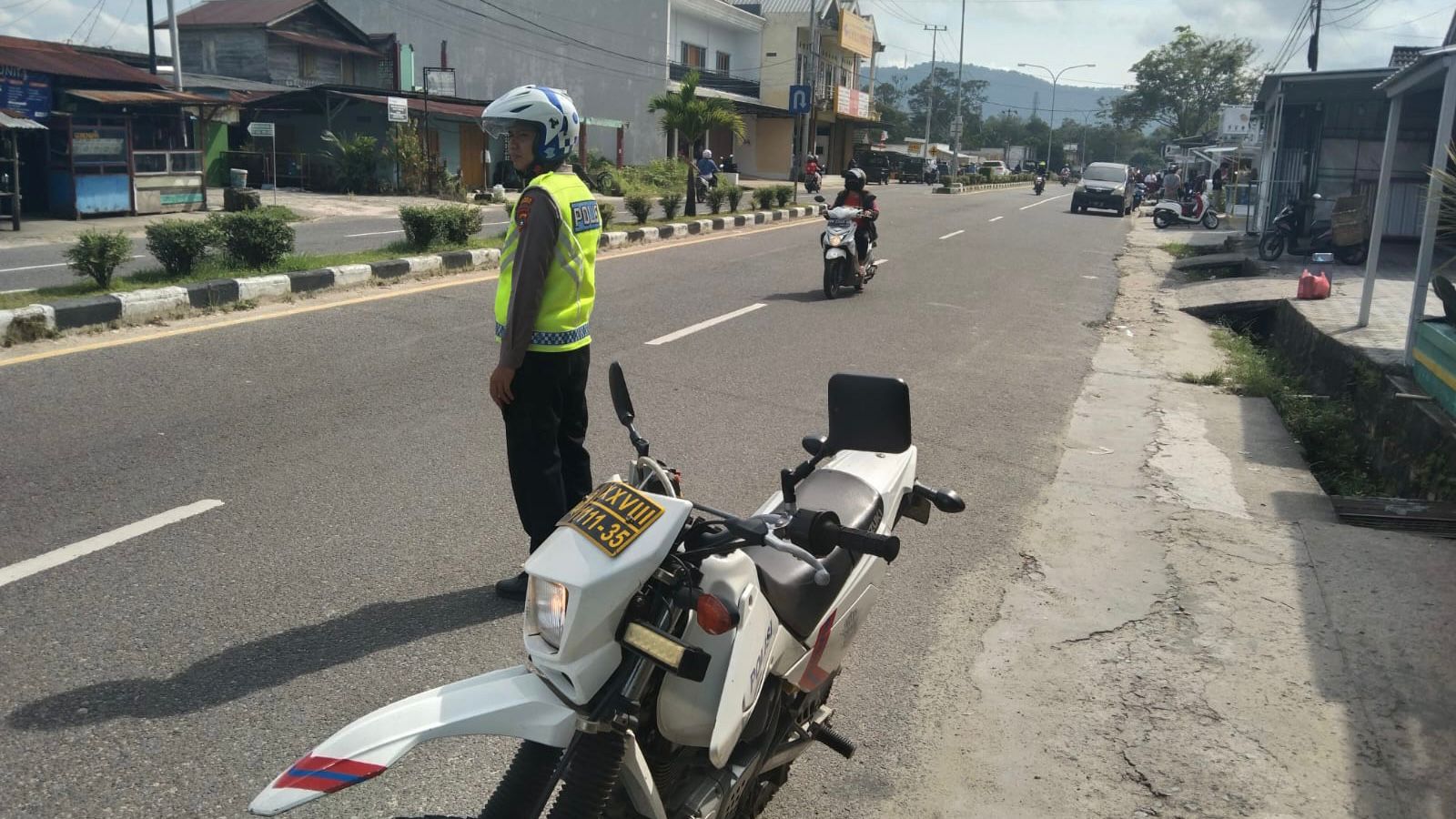 Satlantas Polres Bangka Barat Giatkan Patroli Siang Hari, Pantau Situasi Lalu Lintas dan Cegah Pelanggaran Lalu Lintas