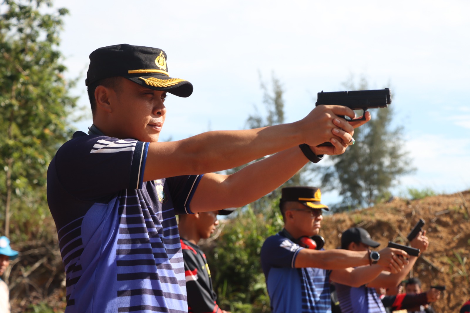 Asah Keterampilan Menembak, Personil Polres Bangka Lakukan Latihan Menembak di Mako Brimob Kompi 1