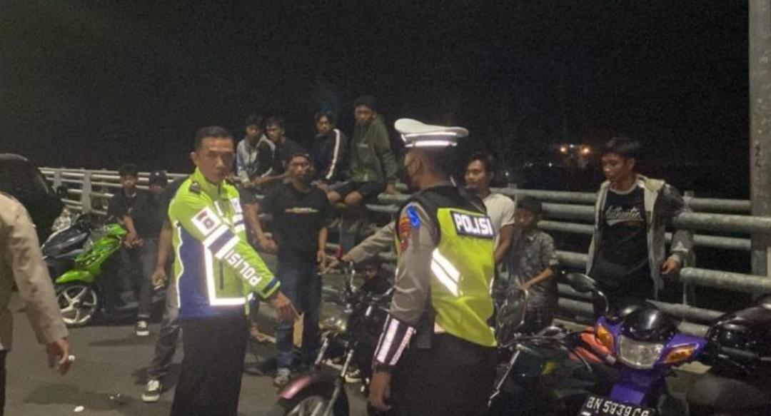 Patroli Malam Hari, Tim Ops Patuh Menumbing 2023 Polda Babel Tindak Tegas Pelanggar Lalulintas