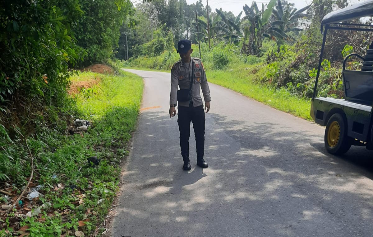 Sat Lantas Polres Bangka Barat Olah TKP Kecelakaan Mobil versus Motor