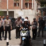 BANGKA, BNBABEL.COM - Satuan Lalu Lintas Polres Bangka terima kunjungan Ditregident Korlantas Polri dalam kegiatan pelaksanaan supervisi, asistensi pelayanan penerbitan Surat Izin Mengemudi (SIM) dan pengecekan lapangan uji praktek sIam yang baru serta implementasi pelaksanaan Quickwins. Selasa (15/8/2023). WhatsApp Image 2023 08 16 At 11.31.22 150x150