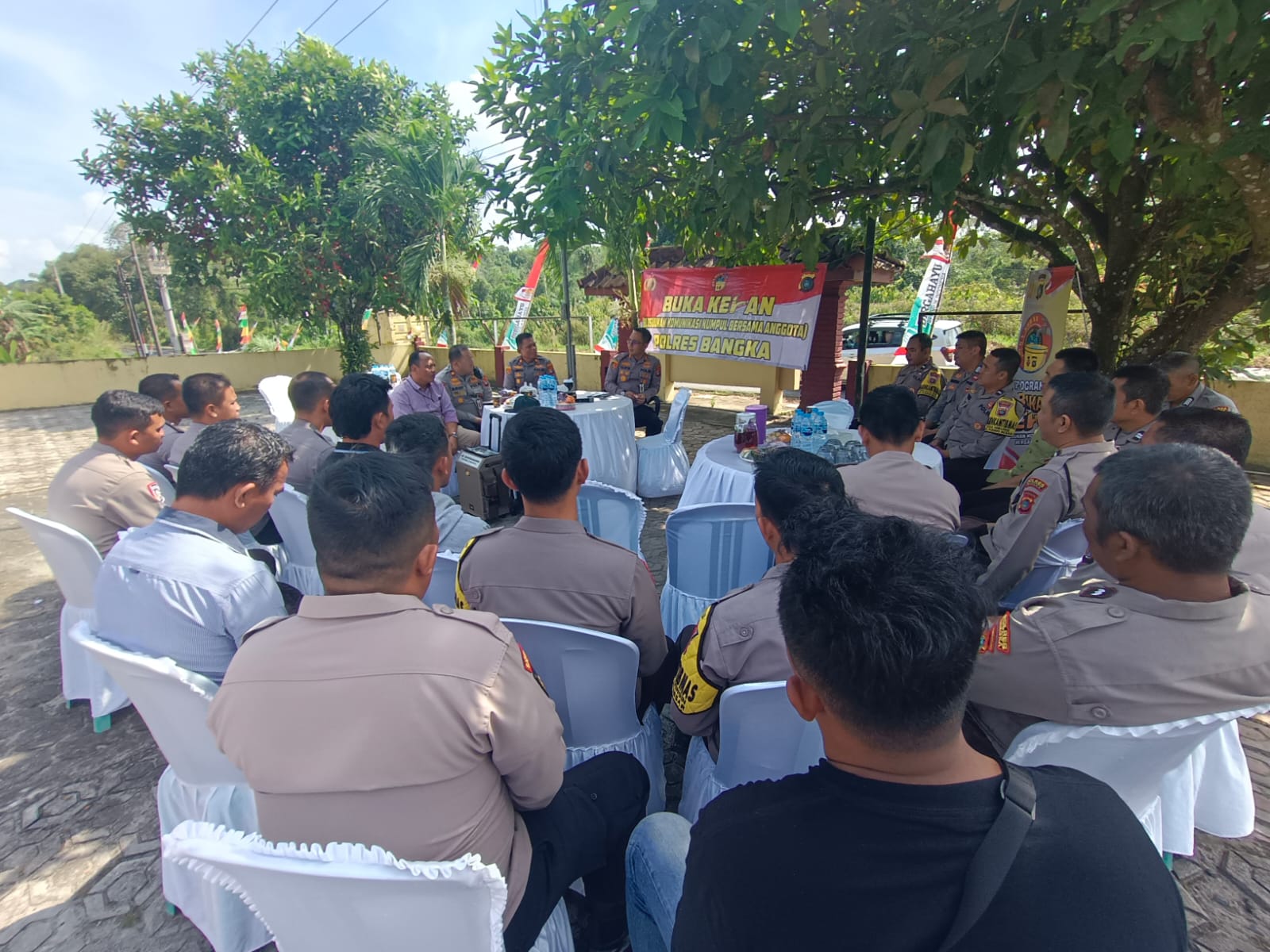 Kapolres Laksanakan Buka Keran di Polsek Puding Besar