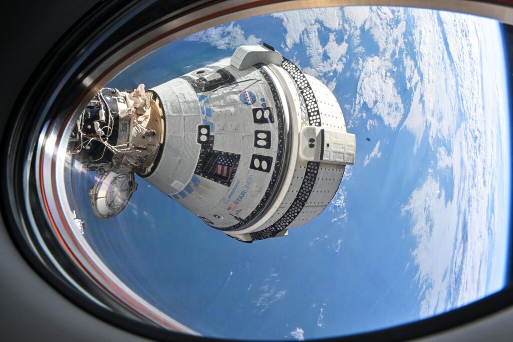 Astronot Stasiun Luar Angkasa Memeriksa Sistem Starliner dan Mempersiapkan Pengiriman Kargo