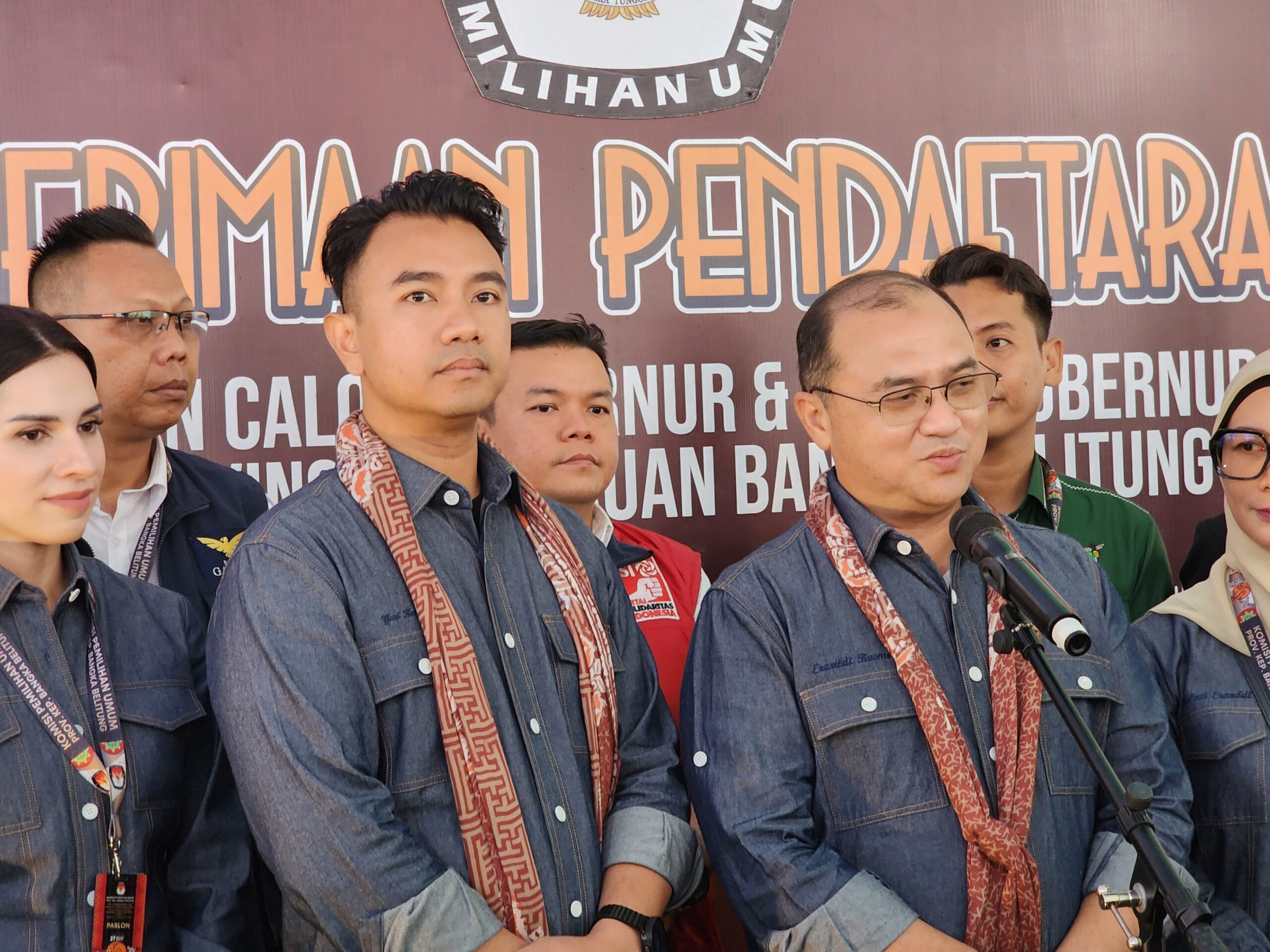 Ketua DPD PSI Arbi Leo Bersama Partai Pengusung Antarkan Jagoannya Mendaftar Cagub dan Cawagub Bangka Belitung
