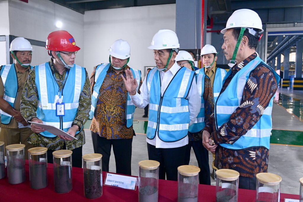 Sekretariat Kabinet Republik Indonesia | Presiden Jokowi Resmikan Pabrik Bahan Anoda Baterai Litium di KEK Kendal Presiden Jokowi Resmikan Pabrik Bahan Anoda Baterai Litium di KEK Kendal