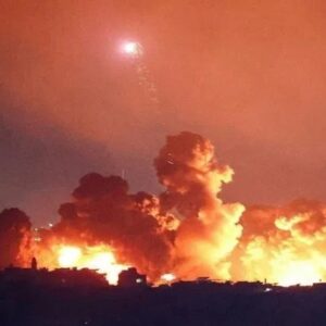 Israel melancarkan serangan kekerasan di pinggiran selatan Beirut, Hizbullah menyerang pangkalan militer dan pemukiman Israel