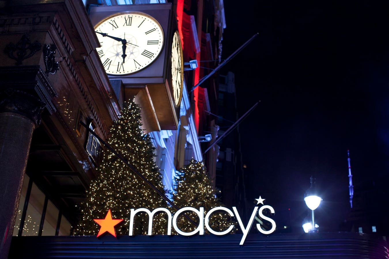 Aktivis Investor Menyerukan Macy's Untuk Memisahkan Bloomingdale's dan Bluemercury. Mungkin Ini Waktunya.