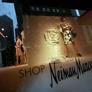 Apa Yang Terjadi Pada Neiman Marcus Setelah Penggabungan Saks?