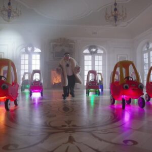 Kampanye 'Tanpa Kartu Hadiah' Perusahaan Mainan Dengan Rizzler Menjadi Viral".