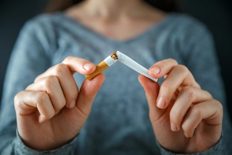 Wanita Berhenti Merokok Konsep Rokok