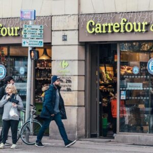 Carrefour dan Lagardere untuk mempercepat makanan di stasiun kereta Prancis